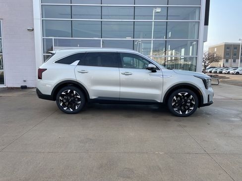 New 2026 Kia Sorento EX image 4