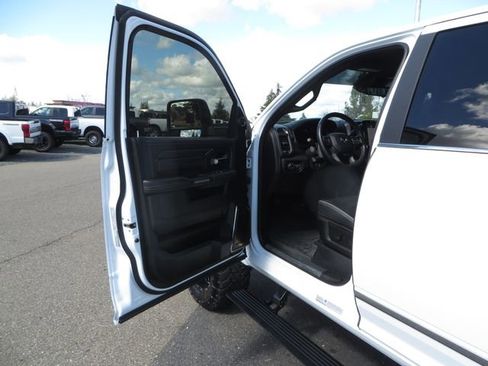 Used 2023 RAM 3500 Limited image 21