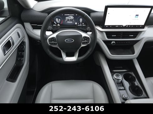 Used 2025 Ford Explorer Active w/ Active Comfort Package RWD image 12