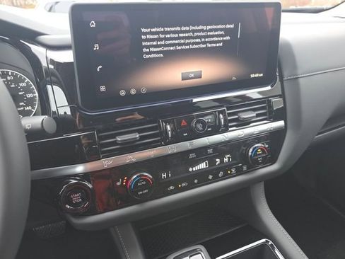 New 2026 Nissan Pathfinder SV image 8