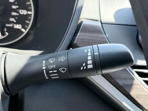 Used 2025 Nissan Altima 2.5 SV FWD image 16