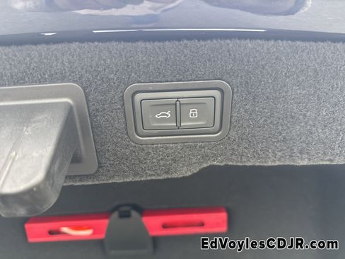 Used 2019 Audi A8 L 3.0T image 24