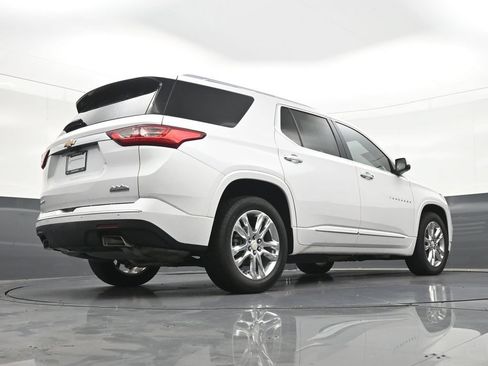 Used 2021 Chevrolet Traverse High Country FWD image 28