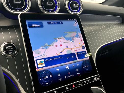 Used 2026 Mercedes-Benz GLC 300 image 23