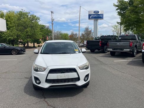 Used 2015 Mitsubishi Outlander Sport ES FWD image 2