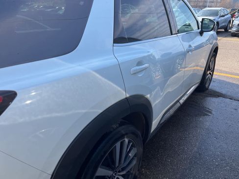 Used 2022 Nissan Pathfinder Platinum image 16