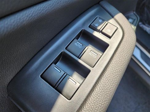 Used 2025 Honda Ridgeline TrailSport image 32
