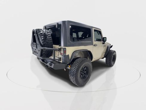 Used 2018 Jeep Wrangler Rubicon w/ Power Convenience Group image 15