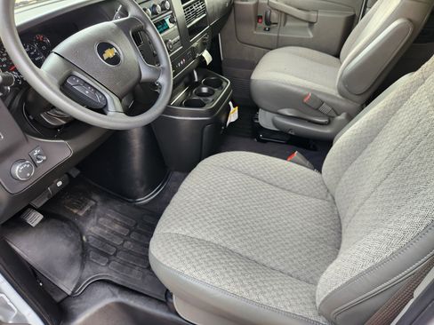 New 2025 Chevrolet Express 3500 LT w/ LT Preferred Equipment Group image 4
