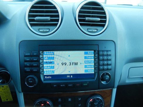 Used 2006 Mercedes-Benz ML 350 ML 350 AWD 4MATIC 4dr SUV image 38