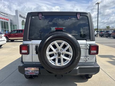 Used 2023 Jeep Wrangler Unlimited Sport AWD/4WD image 6