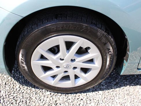 Used 2014 Toyota Prius V Three image 25