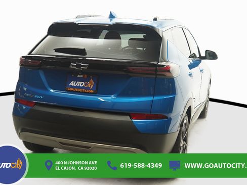 Used 2022 Chevrolet Bolt EUV Premier w/ Sun & Sound Package FWD image 10