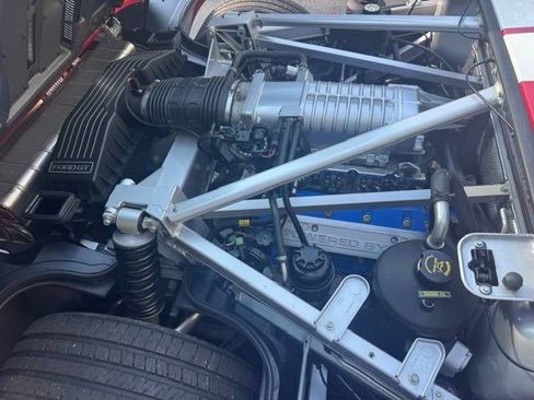 Used 2005 Ford GT RWD image 23