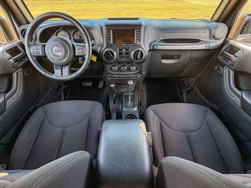 Used 2018 Jeep Wrangler Unlimited Sport AWD/4WD image 2