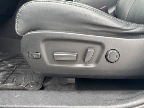 Used 2018 Toyota Highlander Limited Platinum image 27