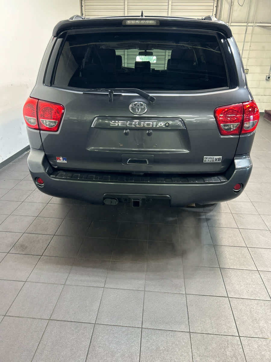 Used 2015 Toyota Sequoia SR5 AWD/4WD image 5