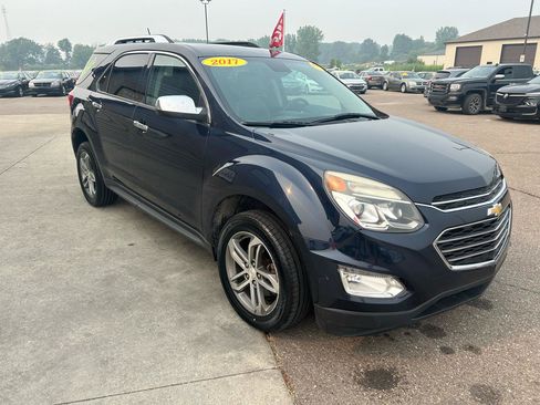 Used 2017 Chevrolet Equinox Premier w/ Enhanced Convenience Package FWD image 5