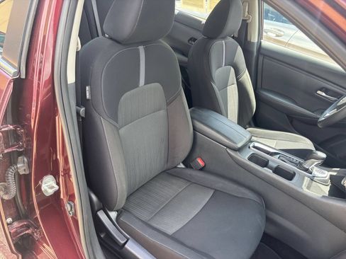 Used 2025 Nissan Sentra SV FWD image 34