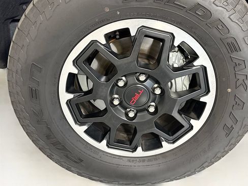 Used 2025 Toyota Tacoma Limited AWD/4WD image 30