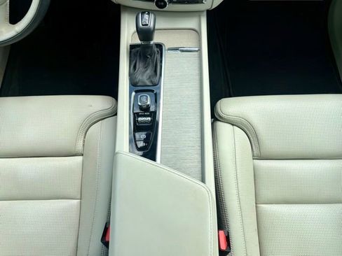 Used 2021 Volvo XC60 T5 Inscription w/ Advanced Package FWD image 24