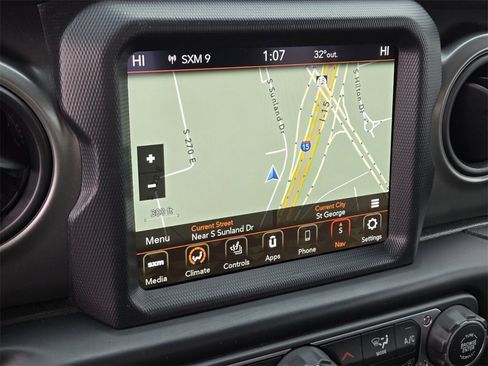 Used 2021 Jeep Gladiator Willys image 15