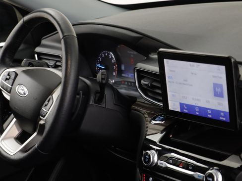 Used 2021 Ford Explorer Limited w/ Equipment Group 301A image 22