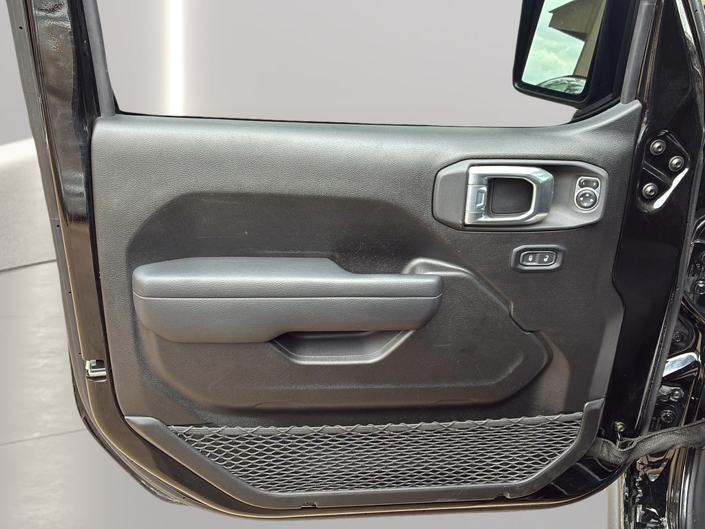 Used 2025 Jeep Gladiator Sport AWD/4WD image 19
