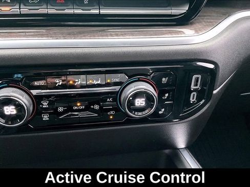 Used 2024 Chevrolet Silverado 3500 LTZ w/ LTZ Premium Package image 18