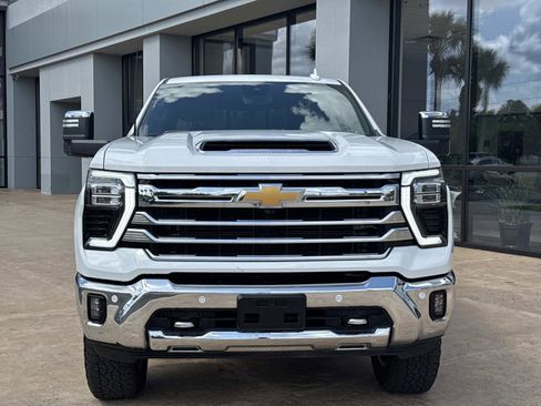 Used 2024 Chevrolet Silverado 2500 High Country w/ Technology Package AWD/4WD image 8