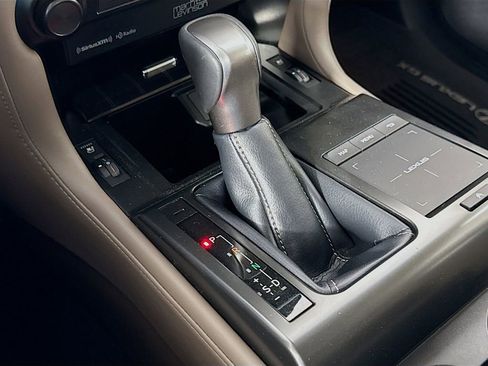 Certified 2022 Lexus GX 460 Luxury w/ Off Road Package image 17