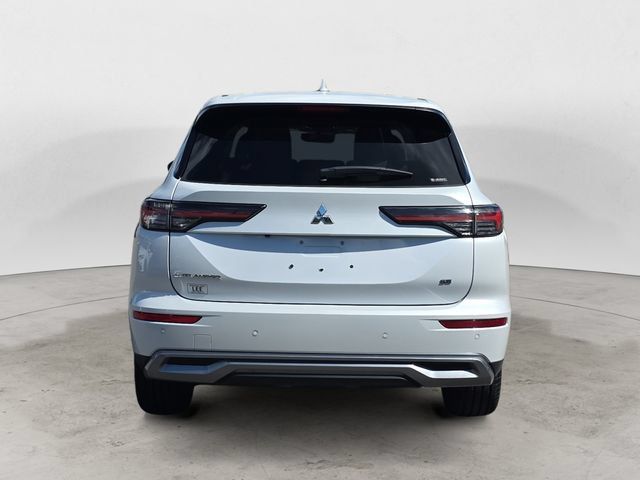 Used 2025 Mitsubishi Outlander SE AWD/4WD image 4