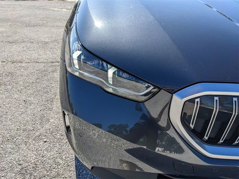 Used 2024 BMW 530i image 11