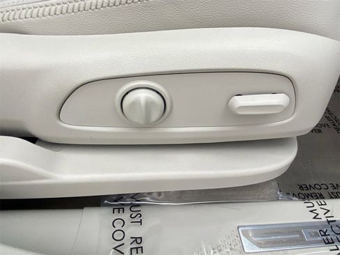 Used 2023 GMC Terrain Denali w/ Denali Premium Package image 11