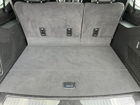 Used 2024 GMC Yukon XL Denali AWD/4WD image 18