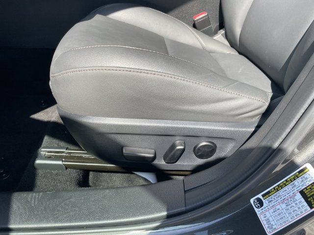 Used 2023 MAZDA MAZDA3 s FWD image 12