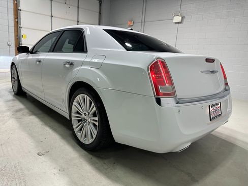 Used 2013 Chrysler 300 C w/ Light Group image 21