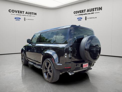 Used 2025 Land Rover Defender 110 V8 AWD/4WD image 3