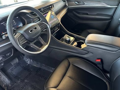 Certified 2024 Jeep Grand Cherokee Limited RWD image 10