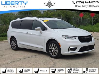 Used 2024 Chrysler Pacifica Pinnacle