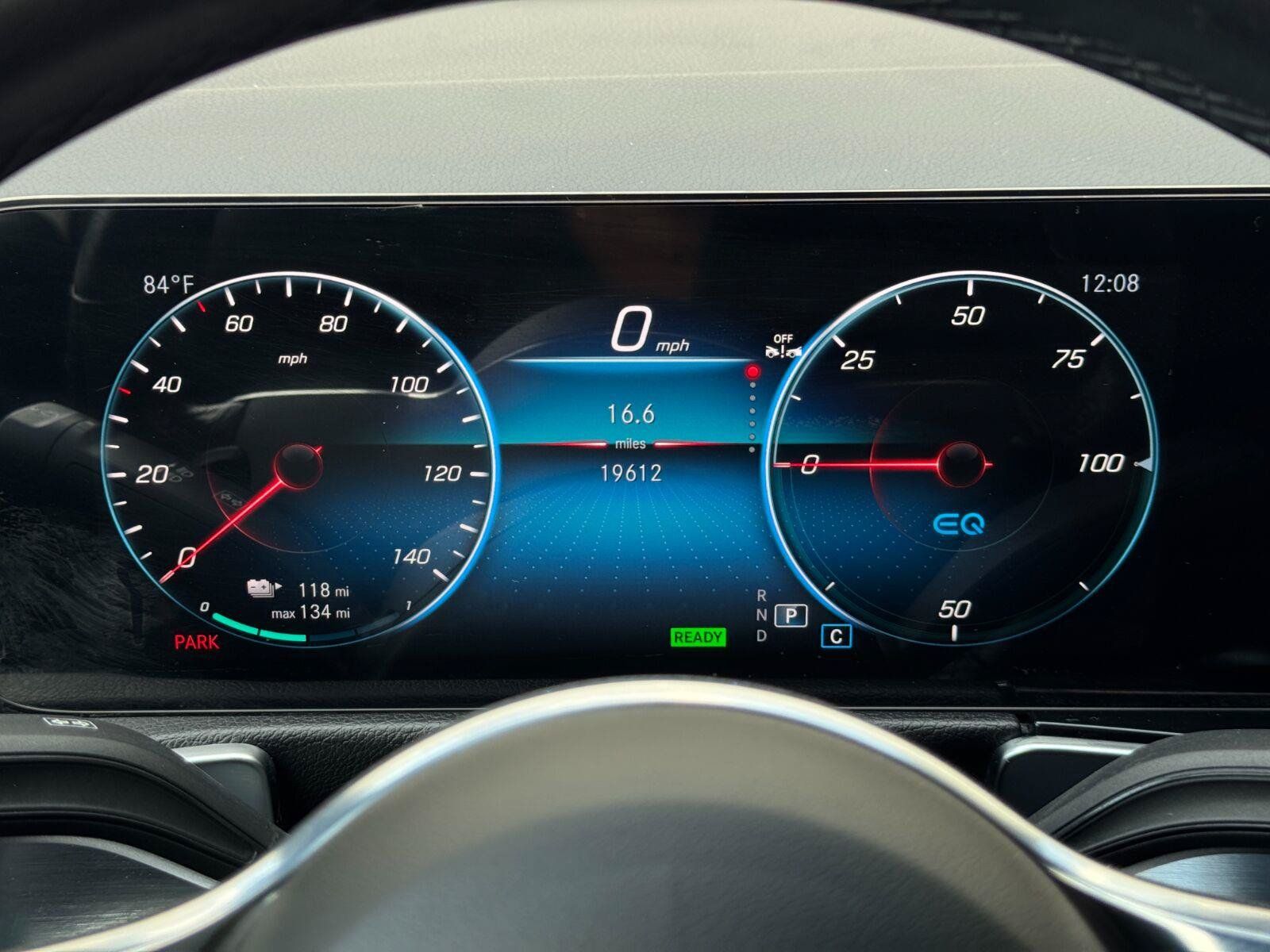 Used 2023 Mercedes-Benz EQB 300 4MATIC w/ Exclusive Package image 19