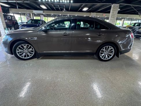 Used 2015 Ford Taurus Limited w/ Equipment Group 301A AWD/4WD image 4
