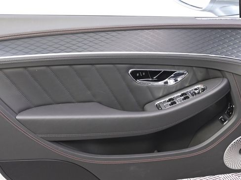 Used 2024 Bentley Continental GT image 27