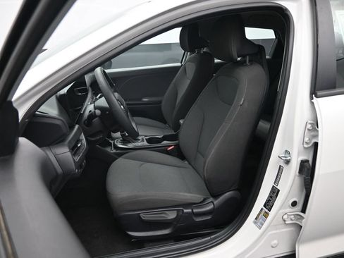 Used 2025 Kia K4 FWD image 20