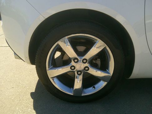 Used 2008 Pontiac Solstice Convertible w/ Premium Package RWD image 18