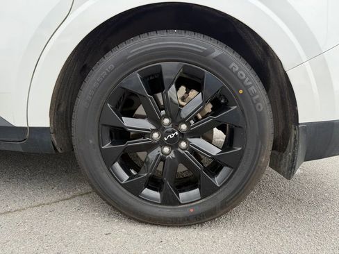 Used 2024 Kia Carnival SX FWD image 34