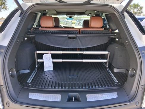 New 2026 Cadillac XT5 Premium Luxury image 6