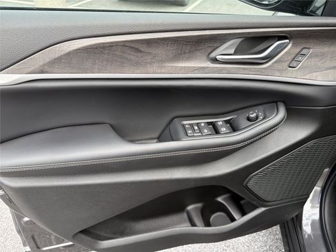 New 2025 Jeep Grand Cherokee Limited image 11