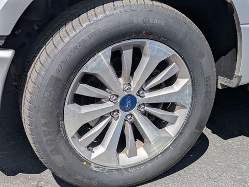 Used 2017 Ford F150 XL w/ Equipment Group 101A Mid AWD/4WD image 13