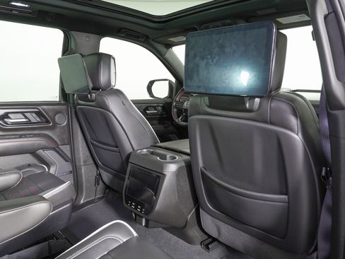 Used 2025 GMC Yukon XL AT4 Ultimate image 12